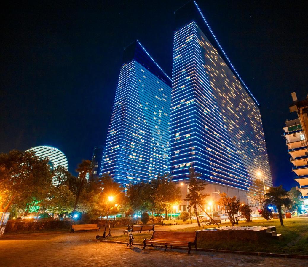 Orbi City Skyscraper With Sea View Batumi Exteriör bild